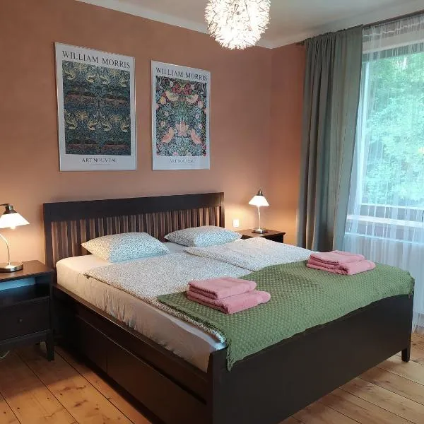 Apartmány Pod hradbami Křivoklát, hotel en Sýkořice