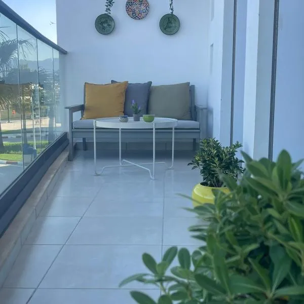 Al amirat martil luxury only family, hotel in Martil