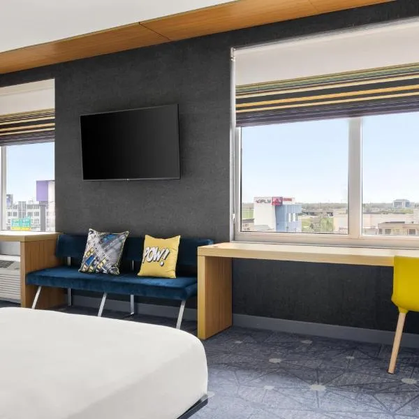 Aloft Chicago O'Hare - photo 2