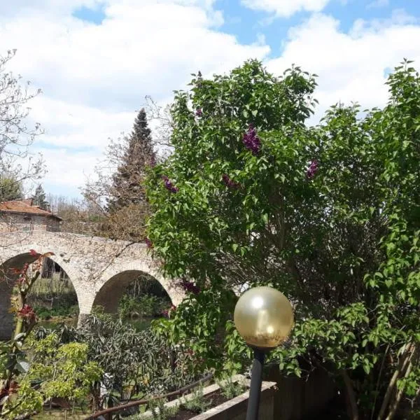 La casa del ponte romano, hotel en Pogi
