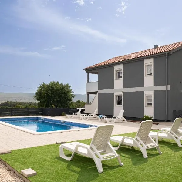Apartments Zanic with private swimming pool and sea view, hotel in Starigrad-Paklenica