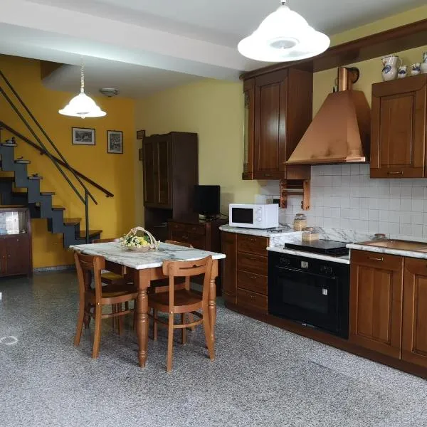 Casa Vacanze Manzoni Abriola, hotel v destinaci Abriola