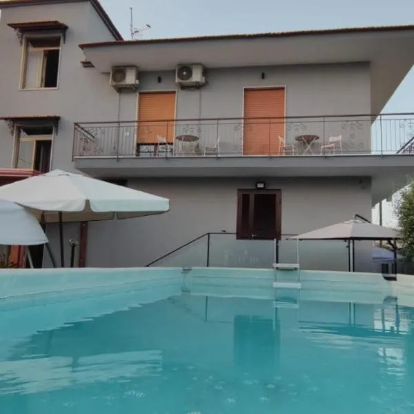 B&B S Home, хотел в Неапол