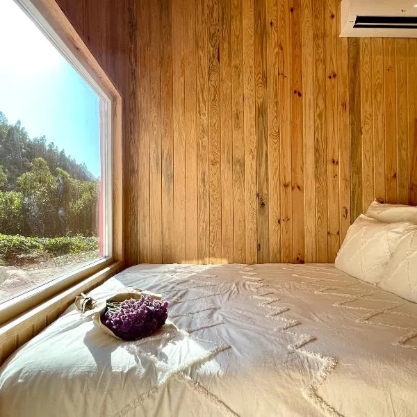 Nativo Natureza Pink Wood Cabin, hótel í Cela