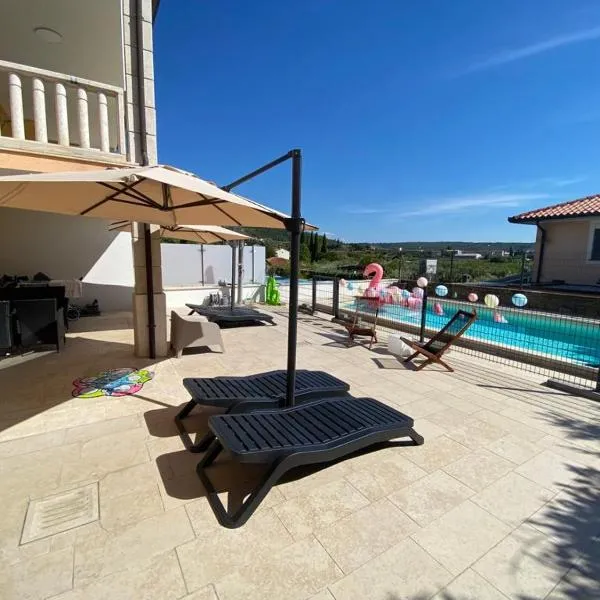 POP'S POOL PLACE, מלון בסצ'ובליה