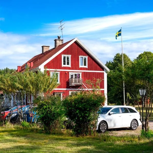 Hässlebogården Turist & Konferens, hotel in Bruzaholm