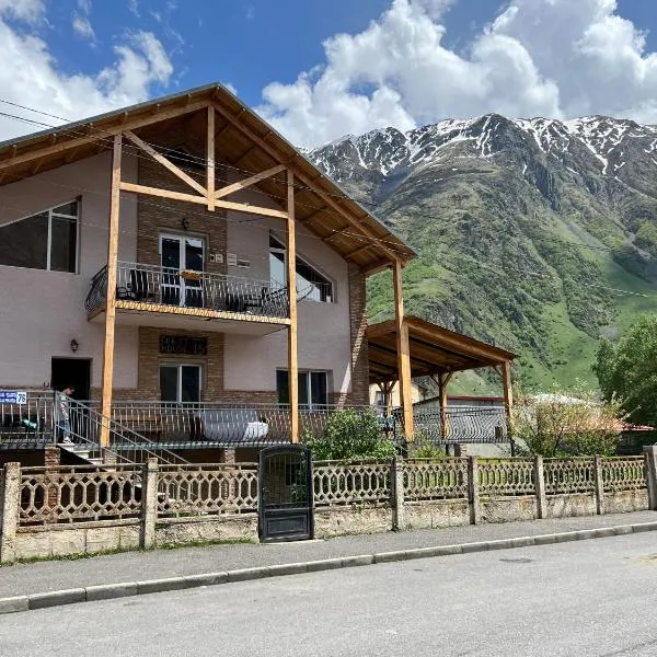Guest House 15, hotel in Stepantsminda