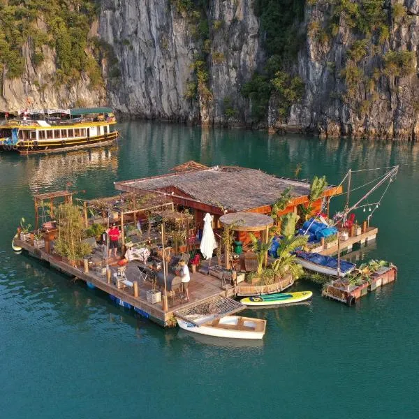 Lan Ha Floating Homestay, hotel di Cat Ba