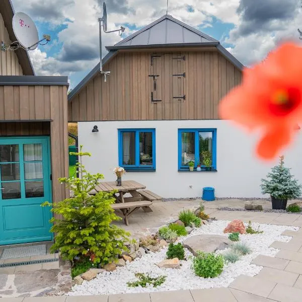 Chalúpka OPAL a Chalupa ACHAT na lúke LukaHuta ChaletStiavnica Banská Štiavnica na samote - samoobslužný prístup cez PIN-kód NONSTOP, hotel di Banská Štiavnica