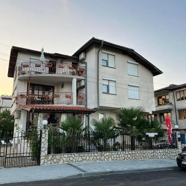 Ianakiev Guest House, hotel in Chernomorets