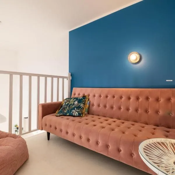 Loft for 6, 2 Baths & 2 Kitchens, Schöneberg, hotel en Berlín