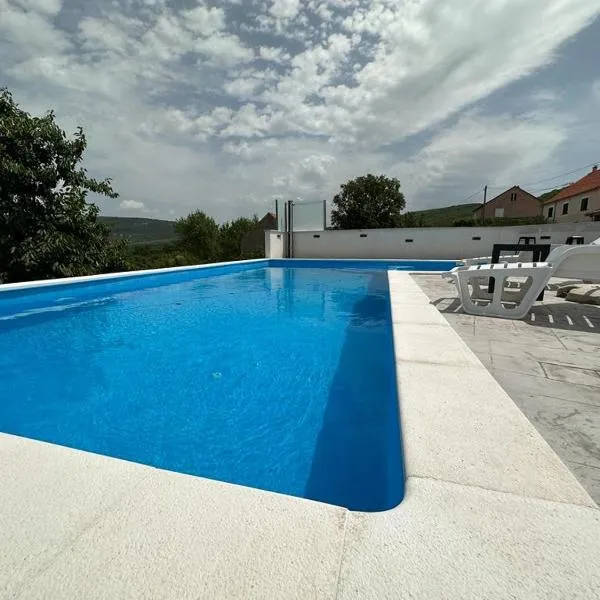 Villa Green Hill, Cista Velika, Imotski, hotel v Omiši