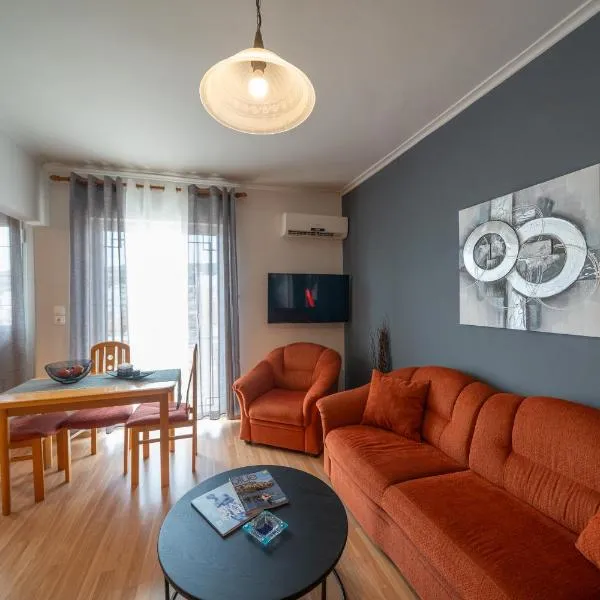 Your Home by the Sea for 3 in Xylokastro, ξενοδοχείο σε Káto Pitsá