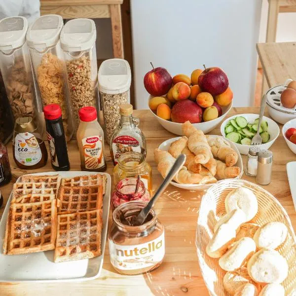 Cinnamon Sally Backpackers Hostel, hotel di Rīga