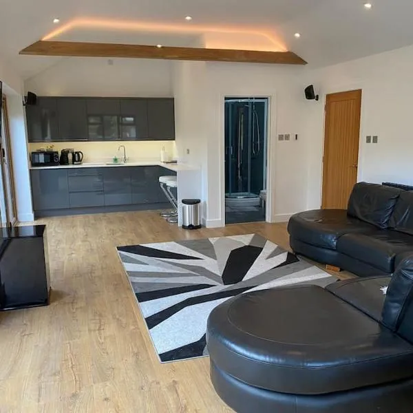 Stansted Airport Luxury Annexe with Parking., hotel in Furneux Pelham