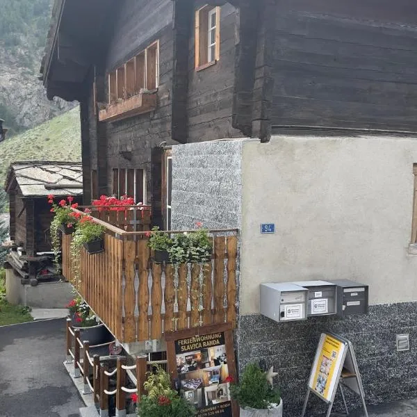 Ferienwohnung Slavica Dorfstrasse 94 Randa, hotel v destinaci Randa