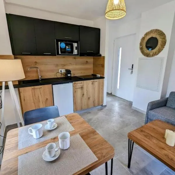 Appartement T2 en Corse dans résidence avec piscines proche de Porto Vecchio, hotel v destinácii Lecci