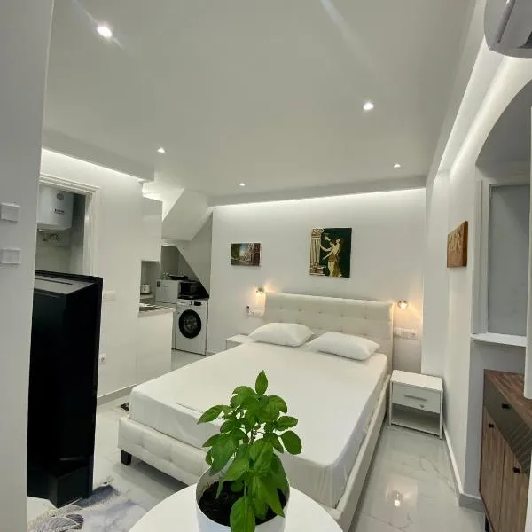Corfu Port Art Studios, hotel in Agios Rokkos