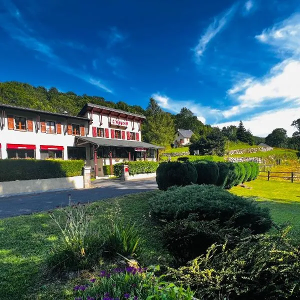 L'Escoundillou, hotel in Thiézac