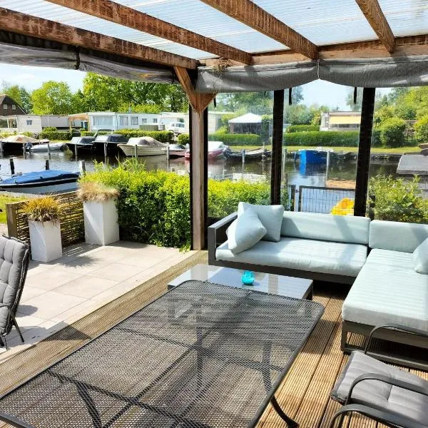 Camping Kleine Belterwijde, Haven Chalet, hotel v destinaci Belt-Schutsloot