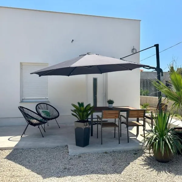 Appartement BM, hotel v Drage