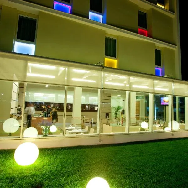 Breaking Business Hotel, hotel in Notaresco