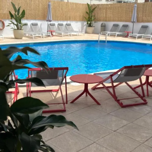 Aparthotel Boutique Poniente Playa, hotel em San Antonio