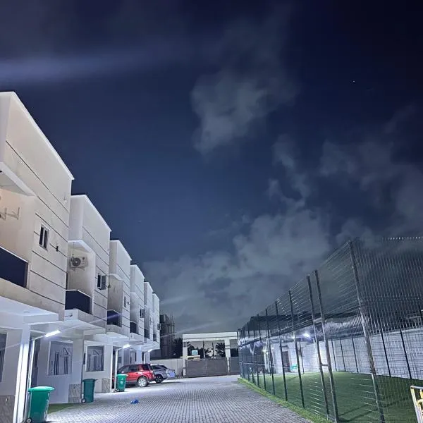 Luxury Shortlet Apartment Ajah, Lekki Lagos, hotel v destinaci Lagos