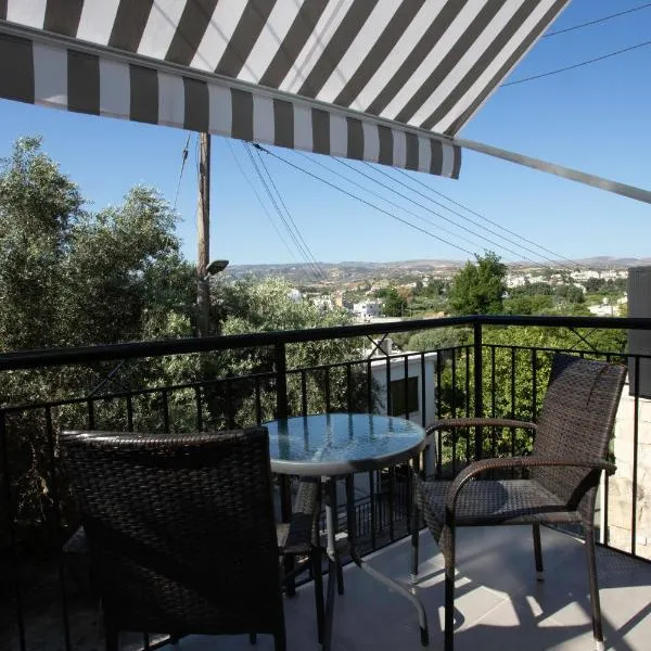 Costas Apartments，位于波利斯的酒店