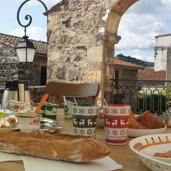 La Tour Noble – hotel w mieście Saint-Saturnin