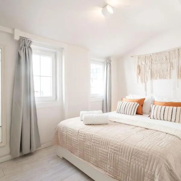 The White Suite Principe Real