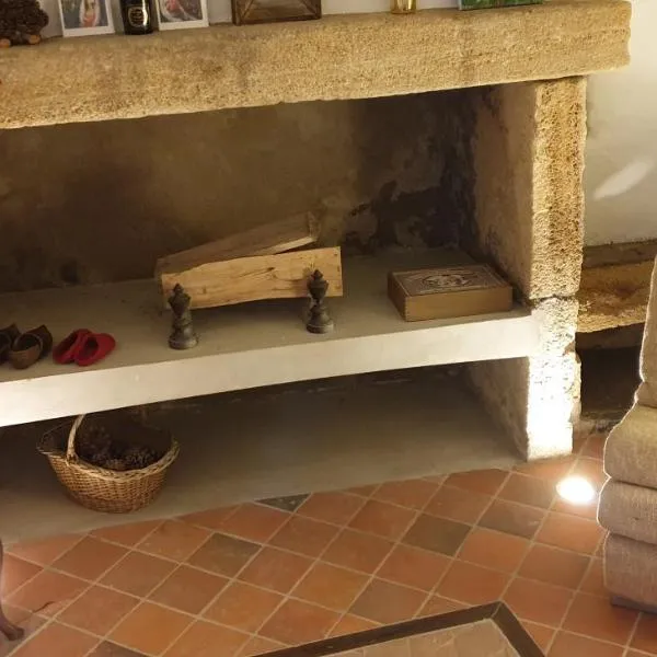 La Voûte Noble – hotel w mieście Saint-Saturnin