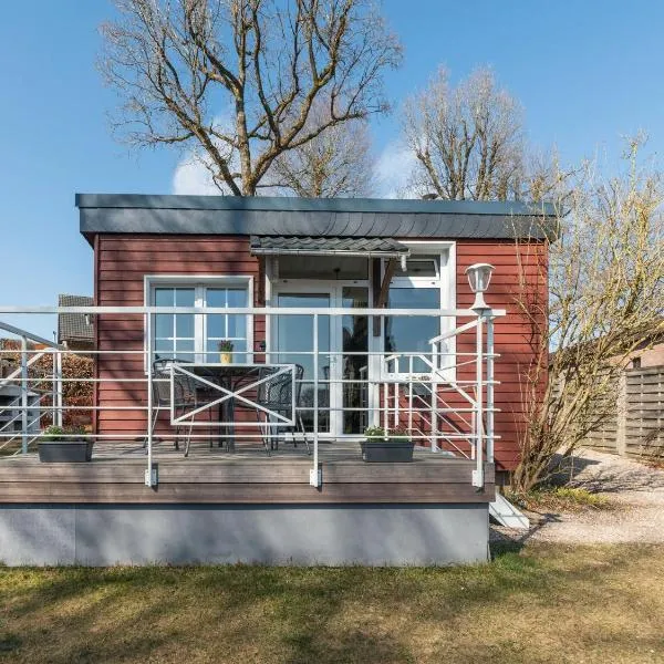 Charming Cottage Near Lake, hótel í Robertville