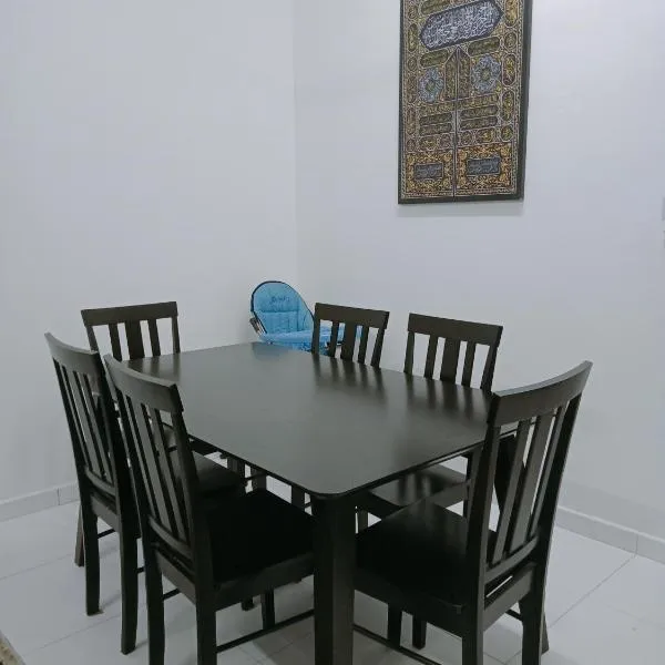 Homestay Triple Q Manjung, hotel en Seri Manjung