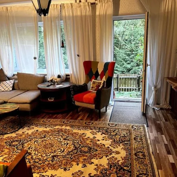Cosy house with forest view, hotel v destinaci Pyussi
