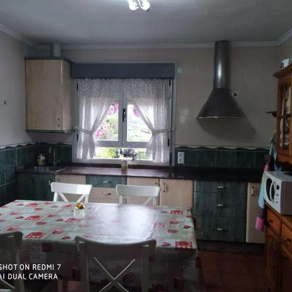 La Buganvilla, hotel v mestu Ribadesella