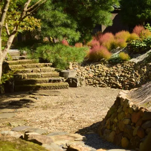 1日1組限定の宿 旅館 土と糸 Ryokan Tsuchi to Ito, hotel v destinaci Omi