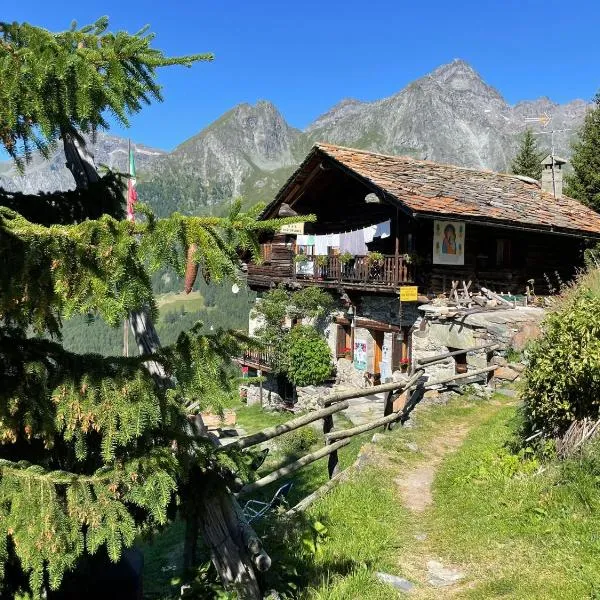 Rifugio Guide Frachey, hotel in Saint Jacques