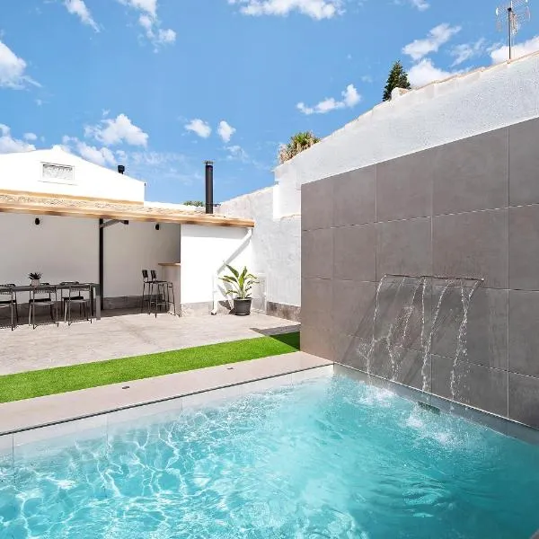 Ferro Piscina Climatizada, hotel en Chiclana de la Frontera