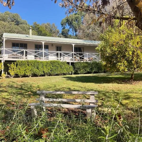 Rivendell Cottage, hotel em Steels Creek