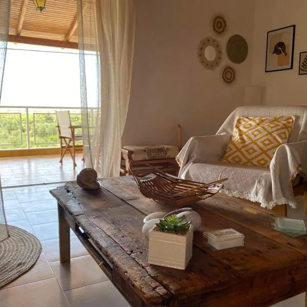 homonatura. sense of native living., hotel in Pýrgos