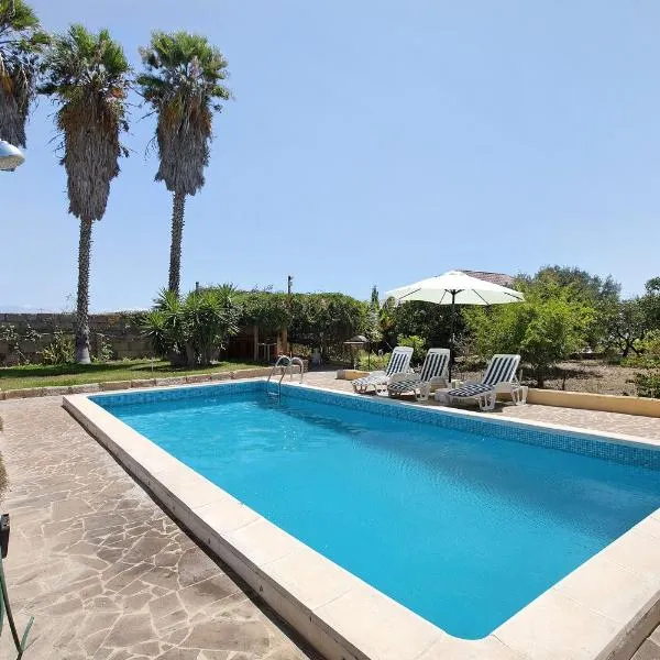 Las Tres Palmeras, hotel v destinaci Güimar