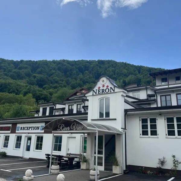 River View, hotel in Lohovo