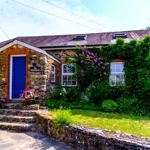 Lakeside Cottage, hotell i Cwm-Duad