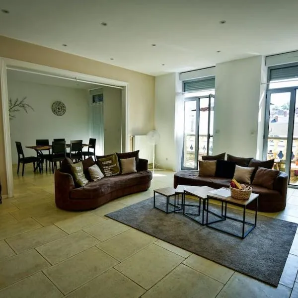 Grand appartement de haut standing en centre-ville – hotel w mieście Montluçon