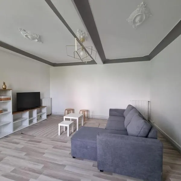 Chez Cédric et Mélissa maison Lou Milhòc en Béarn, hotel v destinácii Os-Marsillon