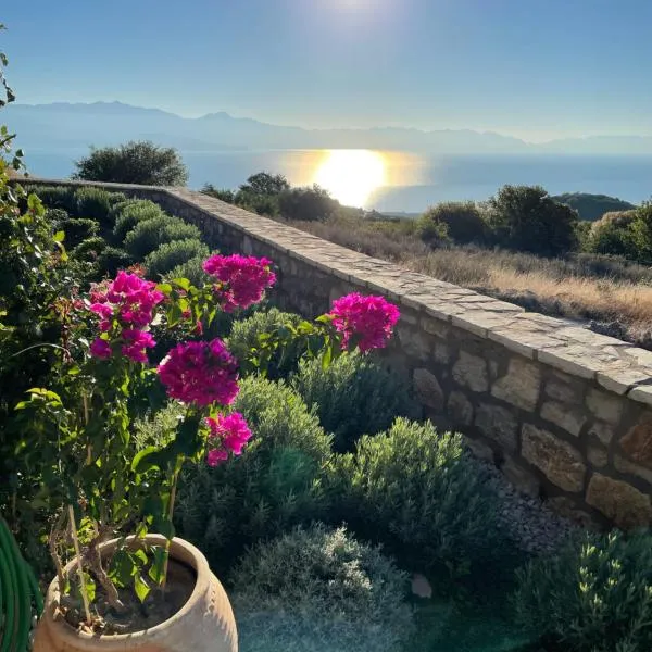 Stonevillas and Seaview Garden Marion, hótel í Agnándion