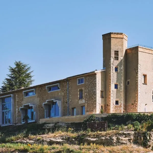 Domaine La Ferme HI bride, hótel í Villelaure