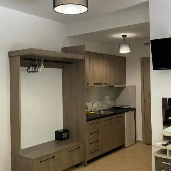 Vryses에 위치한 호텔 Emerald Suites