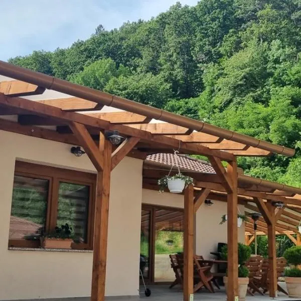 HŐS Vendégház MISKOLC -önálló vendégház, mely csak az Önöké, hotel v destinaci Miskolc
